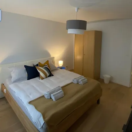 H4 Family Apartment, Central, Quite, Modern